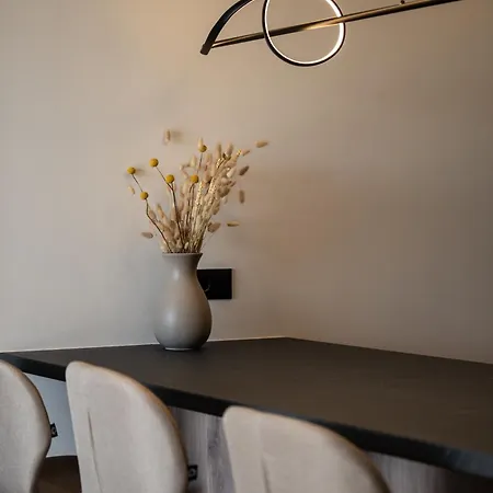 Moya Signature Experience